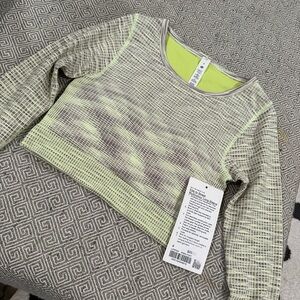 Lululemon crop top